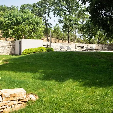 The Poolside Stone House In Ferienhaus *