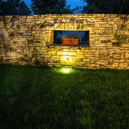 Holiday home The Poolside Stone House In Bale