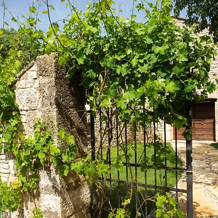 Ferienhaus The Poolside Stone House In